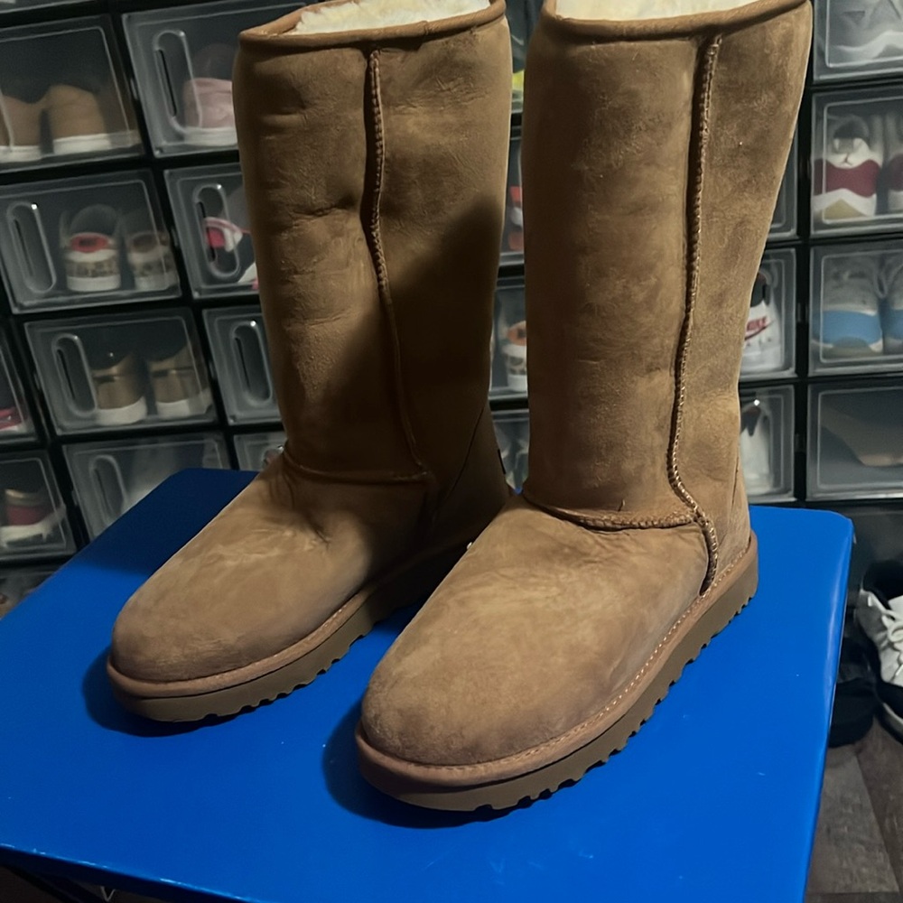 Tan size 8 classic tall Ugg boots